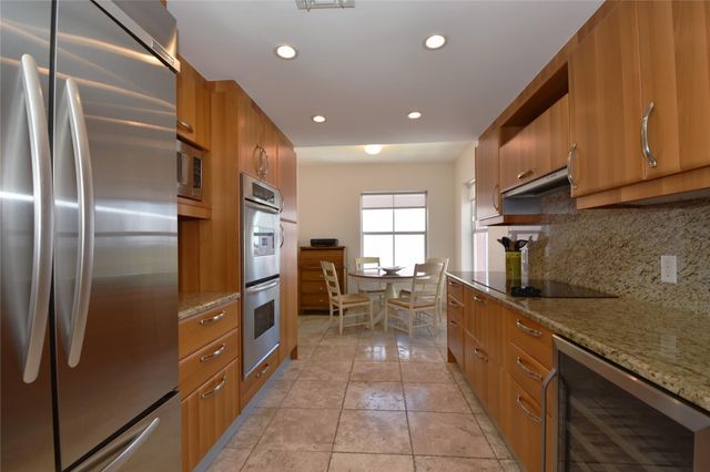2051 SE 3rd Street 509, Deerfield Beach, FL 33441