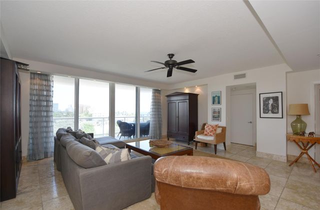 2051 SE 3rd Street 509, Deerfield Beach, FL 33441