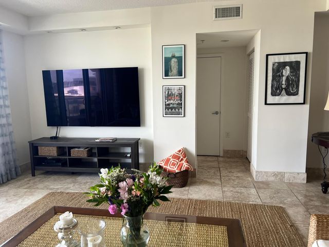 2051 SE 3rd Street 509, Deerfield Beach, FL 33441