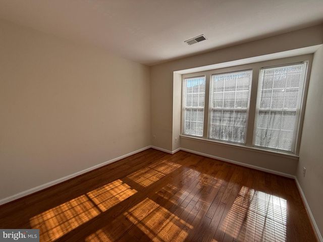 2570 SYLVAN MOOR LN, Woodbridge, VA 22191