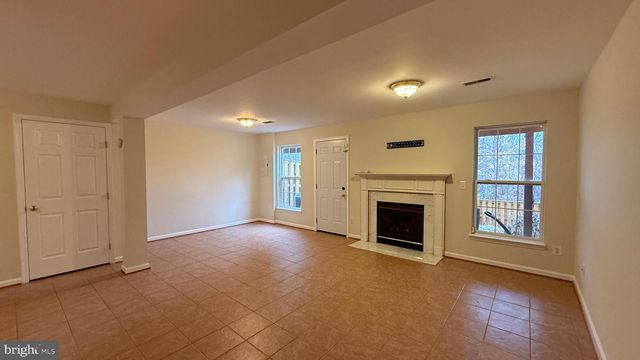 2570 SYLVAN MOOR LN, Woodbridge, VA 22191