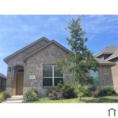 2304 Pyrite Drive, Aubrey, TX 76227
