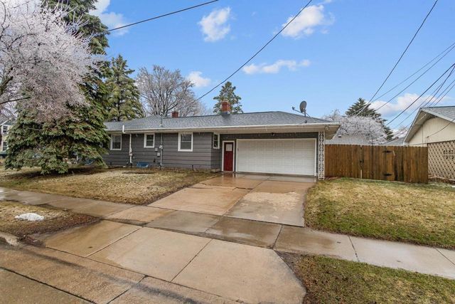 730 E MARQUETTE STREET, Appleton, WI 54911