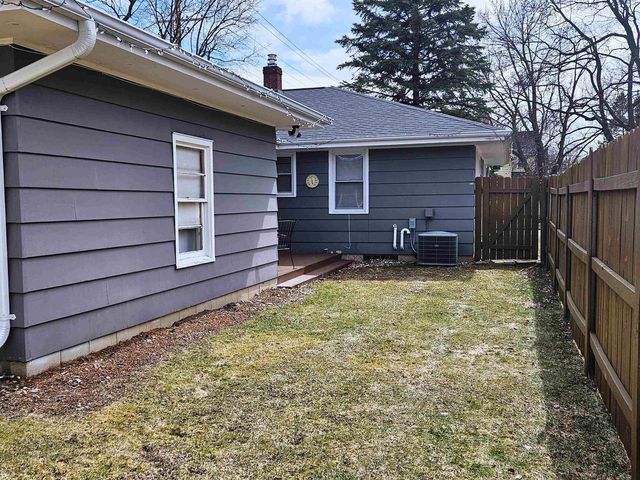 730 E MARQUETTE STREET, Appleton, WI 54911