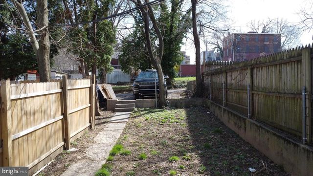 368 E PHILADELPHIA ST, York, PA 17403