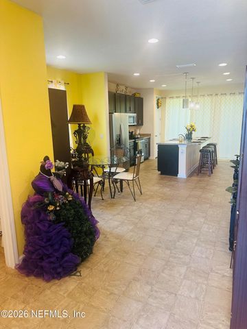 12573 GREEN MEADOW Drive, Jacksonville, FL 32218
