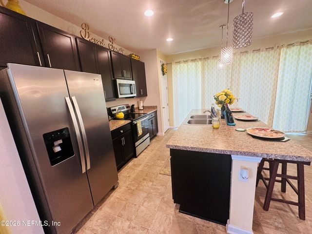 12573 GREEN MEADOW Drive, Jacksonville, FL 32218