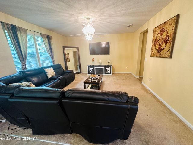 12573 GREEN MEADOW Drive, Jacksonville, FL 32218