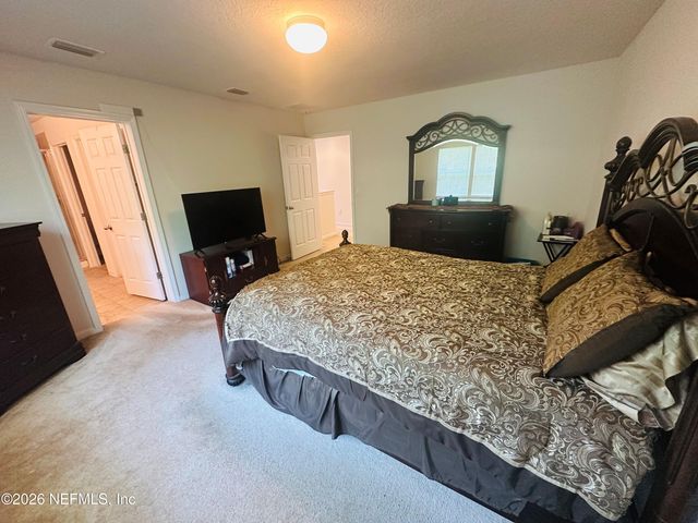 12573 GREEN MEADOW Drive, Jacksonville, FL 32218