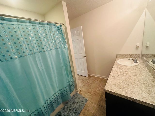 12573 GREEN MEADOW Drive, Jacksonville, FL 32218