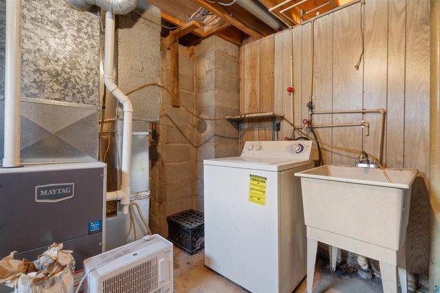 1221 Central Ave, Superior, WI 54880