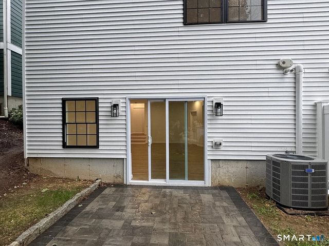 38 Golden Hill Street B, Milford, CT 06460