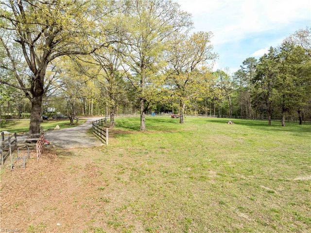 245 Mcknight Road, Advance, NC 27006