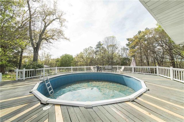 245 Mcknight Road, Advance, NC 27006