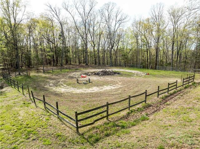 245 Mcknight Road, Advance, NC 27006