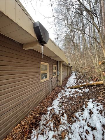 258 Sterling Rd, Darlington, PA 16115
