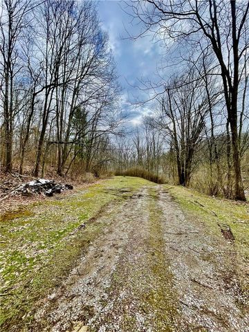 258 Sterling Rd, Darlington, PA 16115