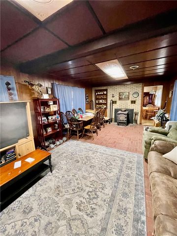 258 Sterling Rd, Darlington, PA 16115