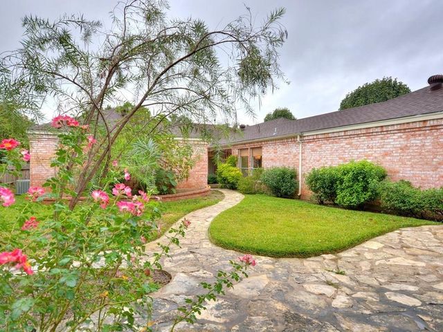 4700 Trail West DR, Austin, TX 78735