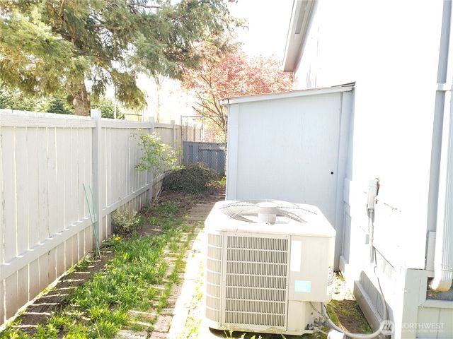 2200 Oak Ave #49, Enumclaw, WA 98022