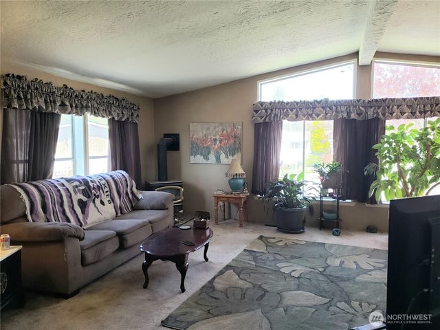 2200 Oak Ave #49, Enumclaw, WA 98022