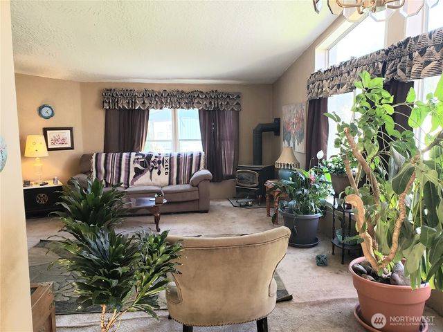 2200 Oak Ave #49, Enumclaw, WA 98022