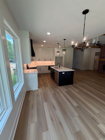 3933 Spencer Crossing, Benton, AR 72019