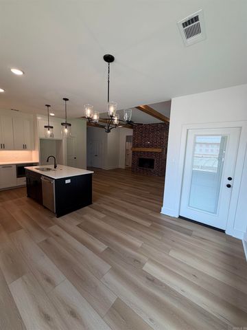 3933 Spencer Crossing, Benton, AR 72019