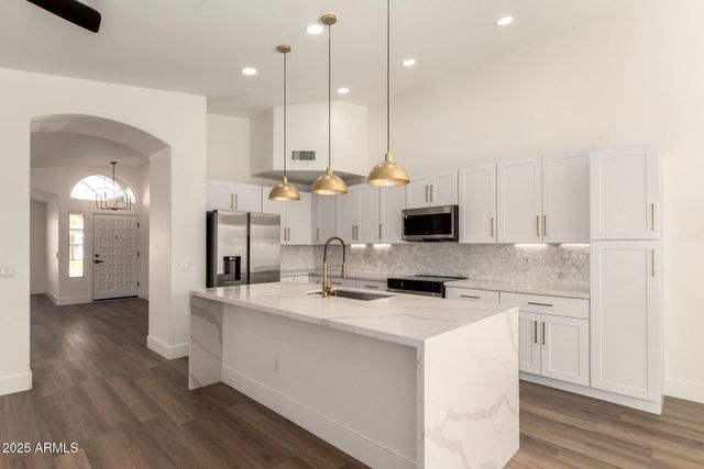 3129 E Oraibi Drive, Phoenix, AZ 85050