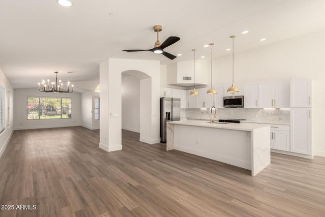 3129 E Oraibi Drive, Phoenix, AZ 85050