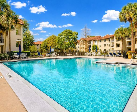 3034 PARKWAY BOULEVARD 202, Kissimmee, FL 34747