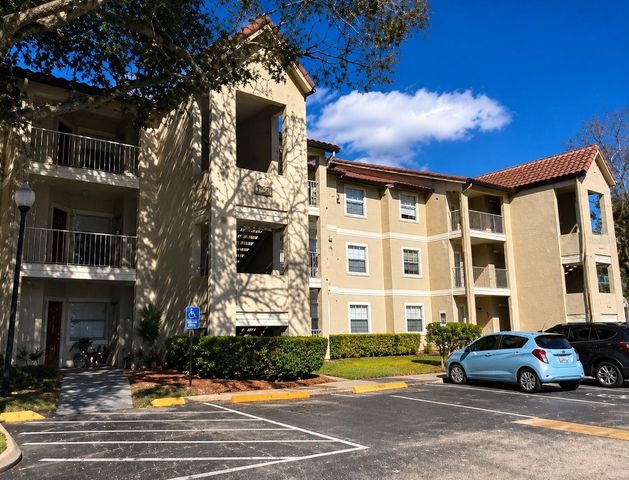 3034 PARKWAY BOULEVARD 202, Kissimmee, FL 34747