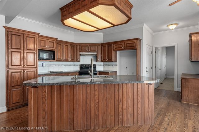 1901 Red Brown Place, Greenwood, AR 72936