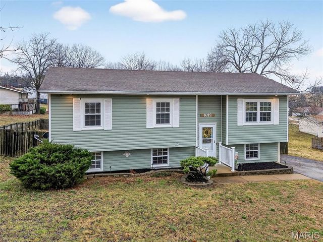 1612 N 6th Street, De Soto, MO 63020