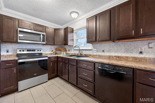 1612 N 6th Street, De Soto, MO 63020