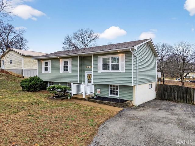 1612 N 6th Street, De Soto, MO 63020