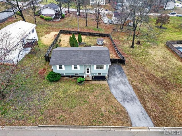 1612 N 6th Street, De Soto, MO 63020