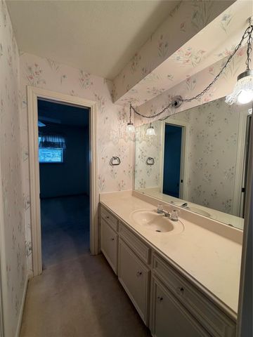 5622 Green Springs Drive, Houston, TX 77066