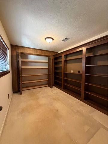 5622 Green Springs Drive, Houston, TX 77066