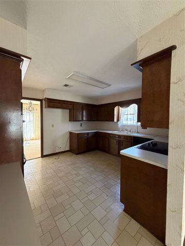 5622 Green Springs Drive, Houston, TX 77066