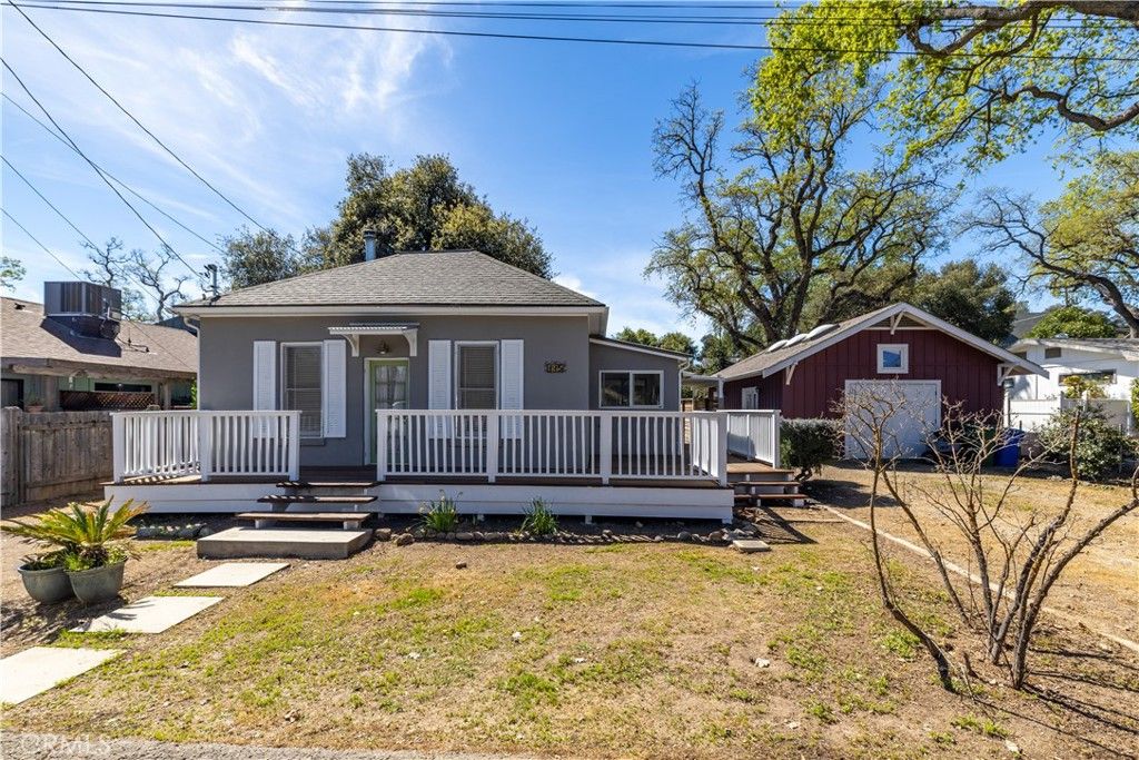 Image 1 of property listing at 115 2nd, Templeton, CA 93465