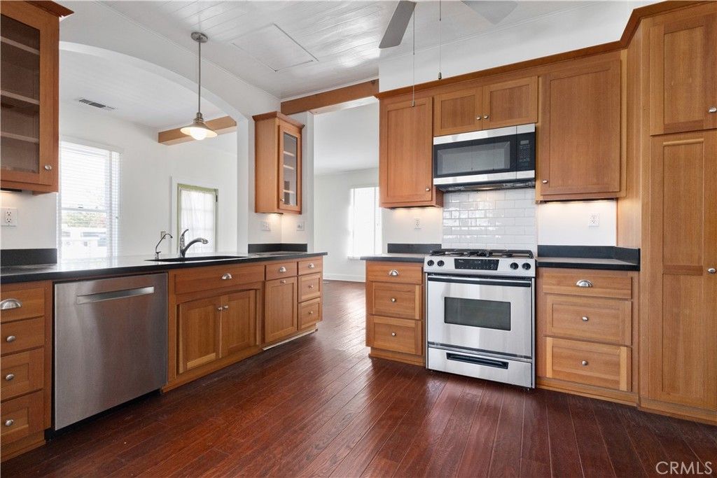 Image 11 of property listing at 115 2nd, Templeton, CA 93465