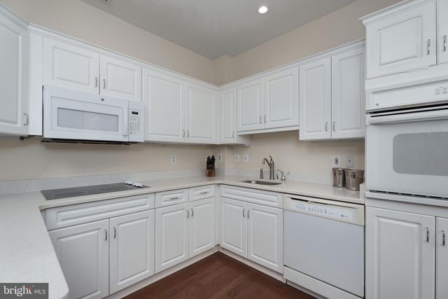 2140 WINDROW DR, Princeton, NJ 08540