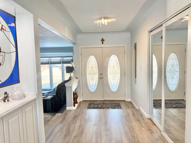 5100 Stellar Rd Road, Shelby Twp, MI 48316