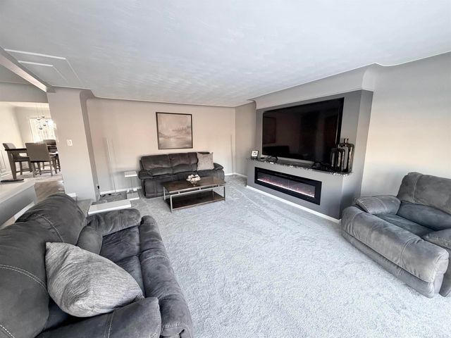 5100 Stellar Rd Road, Shelby Twp, MI 48316