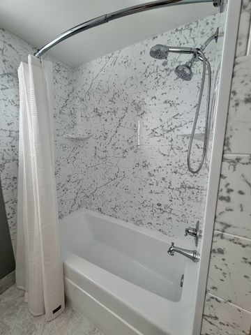 5100 Stellar Rd Road, Shelby Twp, MI 48316