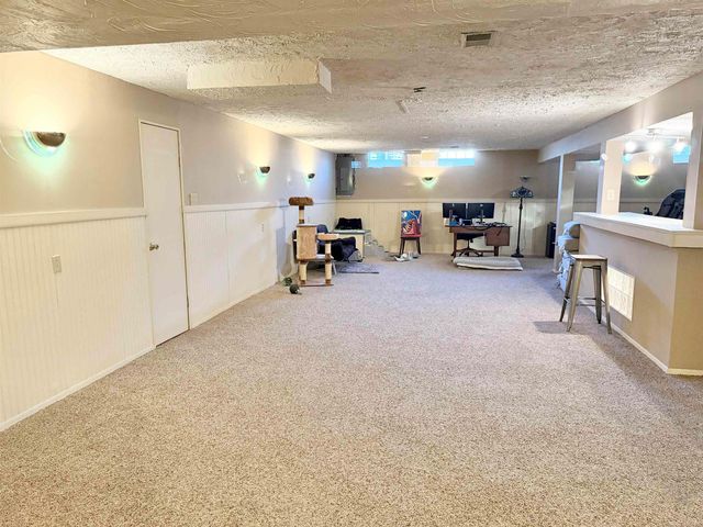 5100 Stellar Rd Road, Shelby Twp, MI 48316