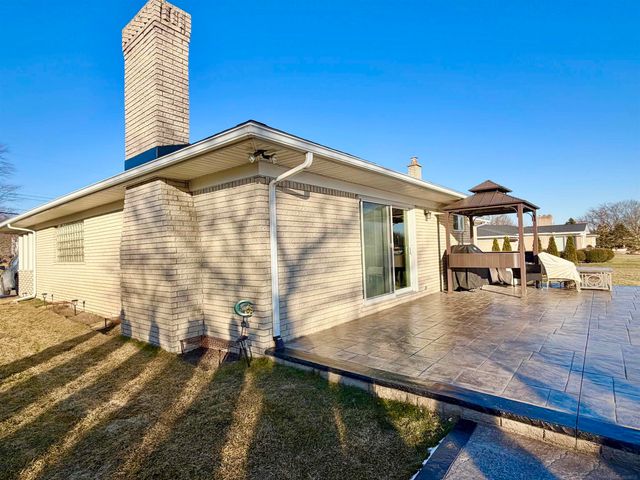 5100 Stellar Rd Road, Shelby Twp, MI 48316