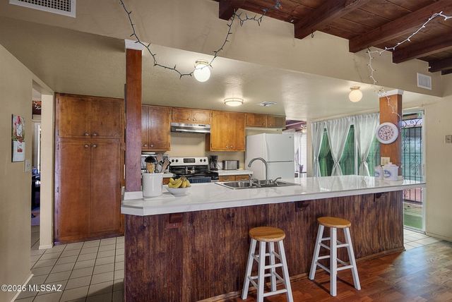 4621 W Tumacacori Drive, Amado, AZ 85645