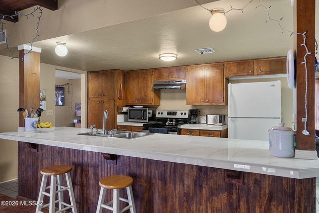 4621 W Tumacacori Drive, Amado, AZ 85645